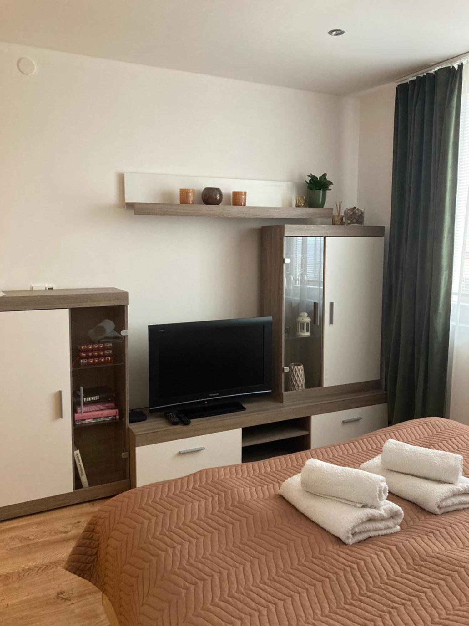 Apartman Nedaleko Centra Mesta Michalovce Exterior photo